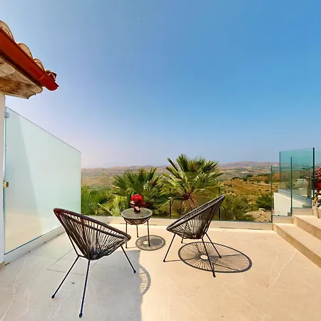 Antico Borgo Dei Templi Bed and Breakfast 4*