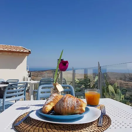Antico Borgo Dei Templi Bed & Breakfast 4*