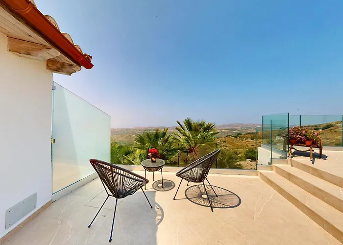 Antico Borgo Dei Templi Bed and Breakfast 4*